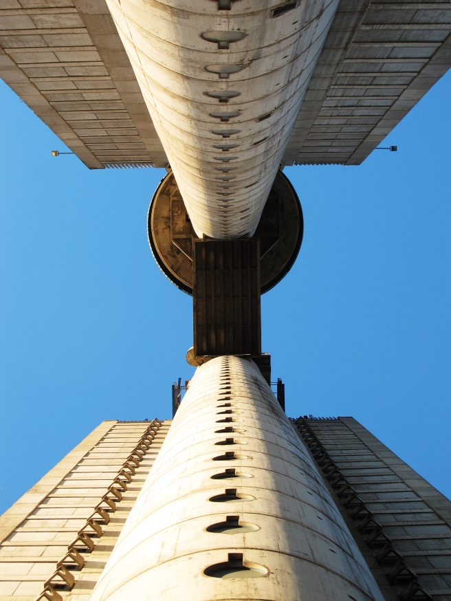 Genex_Tower,_looking_up,_between_two_towers