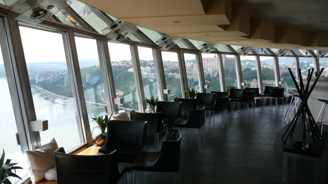 Restaurace,_Nový_most,_Bratislava